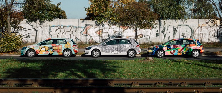WeShare launcht zum Mauerfall-Jubiläum 100% “Art Cars” in Berlin